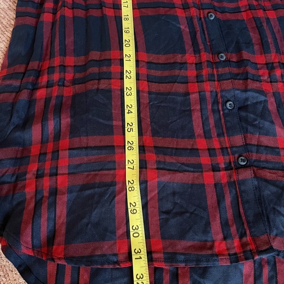 - Isabel Maternity by Ingrid & Isabel Sz M Plaid Blouse, long sleeve, Butt… - Picture 8 of 8